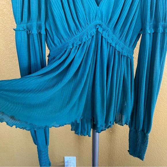 Free People Day Dreaming Top in Teal - Picture 8 of 10